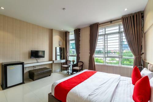 Oyo 327 Oasis Riverside Hotel Da Nang