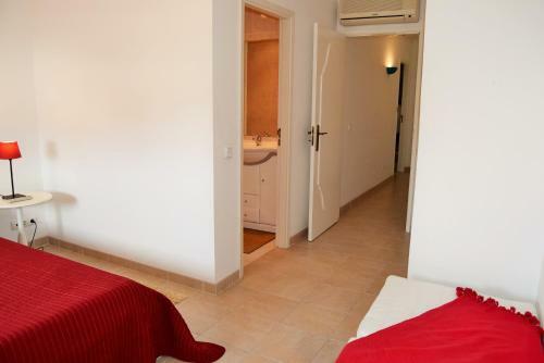 Eden Villas Red