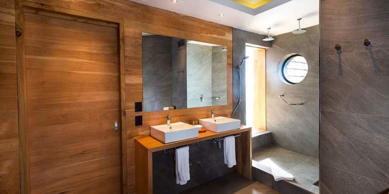 Hotel Awa