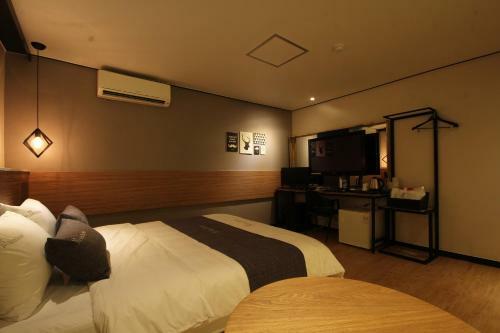 Hotel The May