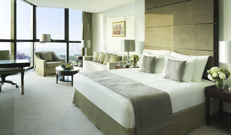 Bab Al Qasr Hotel