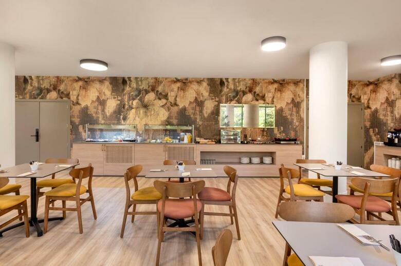 Hotel Acta Pir�mides