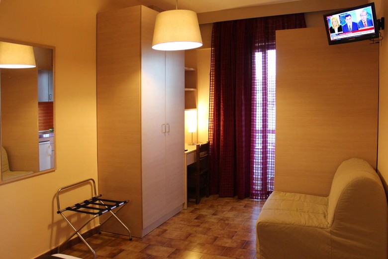 Philoxenia Hotel & Studios