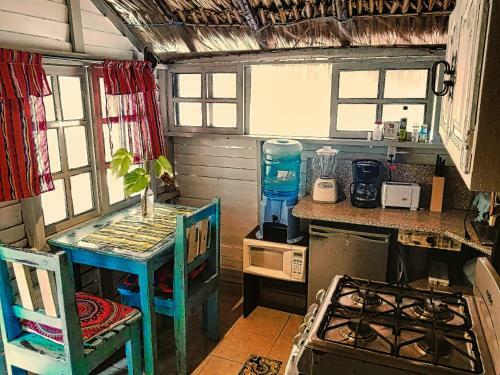 Casa Maya Lodge, Robinson Crusoe Life