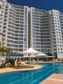 Hotel Outrigger Twin Towns Resort