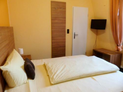 Hostal Weinstube Zur Lindenau