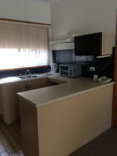 Ambassador Motor Inn