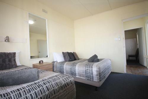 Hi Way Motor Inn