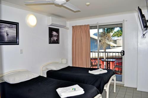 Hotel Airlie Waterfront Accommodation