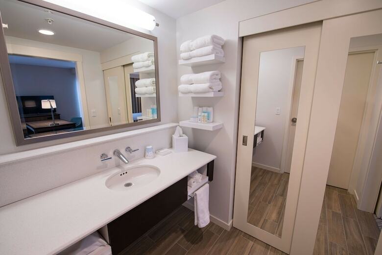 Hotel Hampton Inn & Suites By Hilton Fredericton