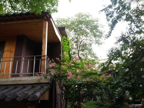 Hostal Jiwoljang Guesthouse
