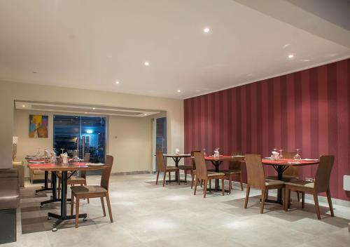 The Earl Heights Apartment Hotel