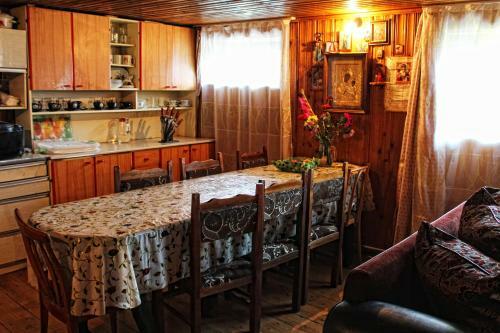 Hostal Mestia Valeris Guesthouse