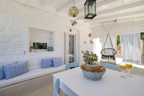 3 Paros *all Season* Villas