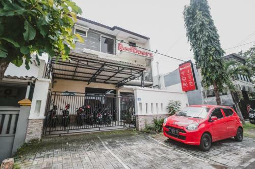 Hostal Reddoorz @ Mayjen Sungkono