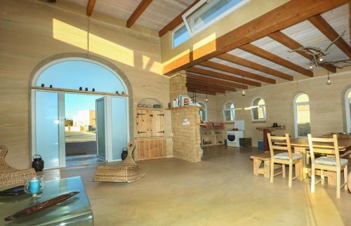 Villa Adama