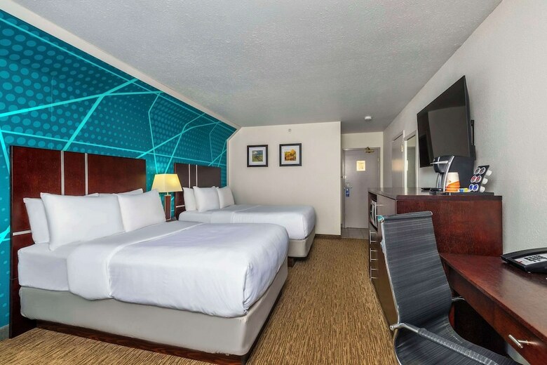 Hotel Comfort Inn And Suites