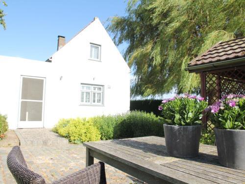 Neat Holiday Home With Fireplace In Groede Netherlands