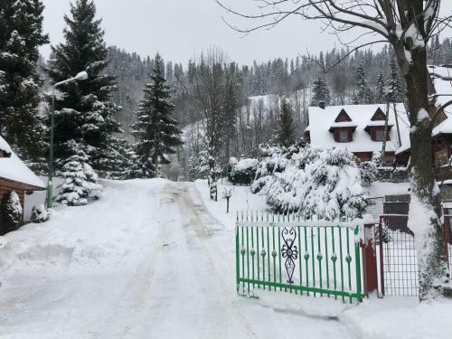 Camping Harenda Pokoje Go?cinne I Domki