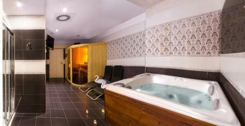 Hostal Penzion Longus