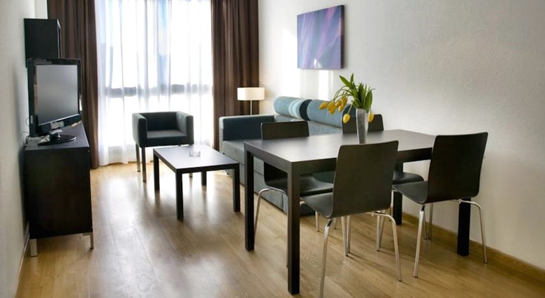 Aparthotel Compostela Suites