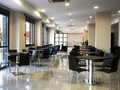 Aparthotel Compostela Suites