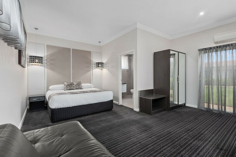 Hotel Comfort Inn Deakin Palms