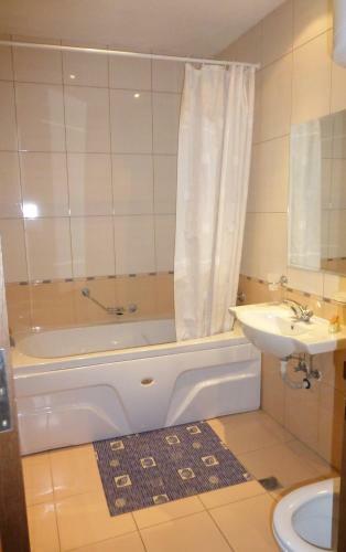 Two-bedroom Apartment In Fortuna