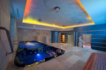 Artis Hotel & Spa