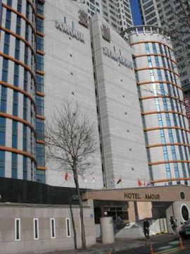 Hotel Amour & Symphony