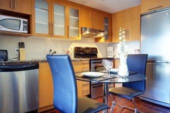 Le 1009 Bleury Apartments By Corporatestays