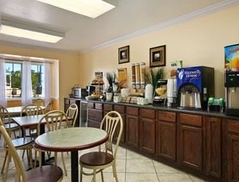 Hostal Microtel Inn & Suites By Wyndham Baton Rouge