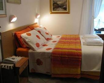 Hotel Bucaneve