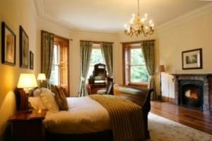 Mount Falcon Hotel