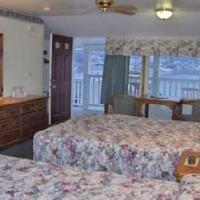 Hotel Tugboat Inn