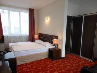 Dona Hotel