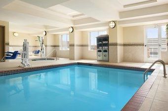 Hotel Country Inn And Suites