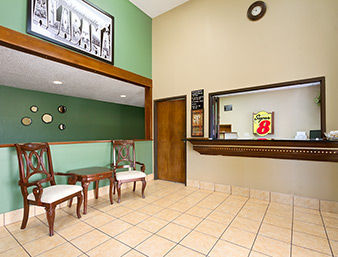 Hotel Super 8 Huntsville Alabama