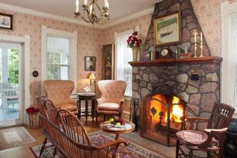 Posada Thorp House Inn & Cottages