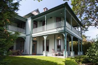 Roe-parker-river View-2br/1ba