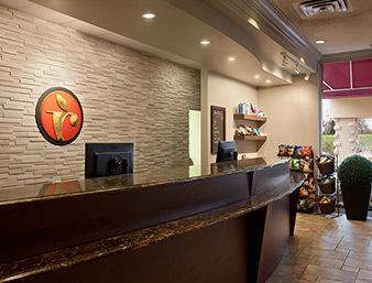 Ramada Hotel And Conference Ce