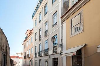 Portuguese Living Castelo Terrace Apartment