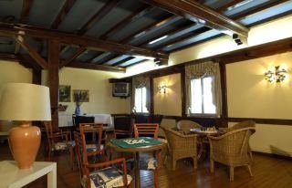 Hotel Avis Alcolea