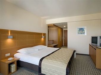 Luna Island Hotel