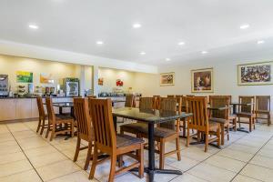 Hotel Quality Inn  And  Suites