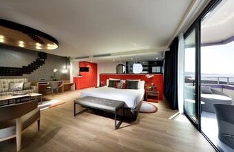Fiesta Paraiso Floral Hotel