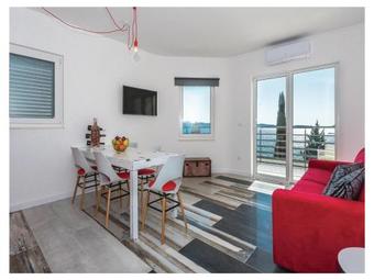 Two-bedroom Apartment In Brodarica