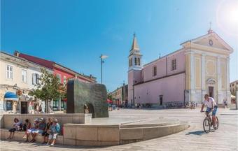 Two-bedroom Holiday Home In Porec