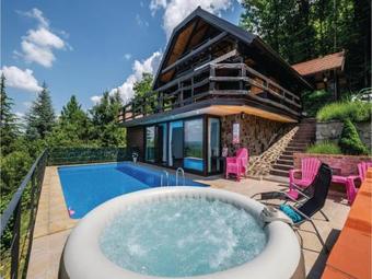 Two-bedroom Holiday Home In Samobor