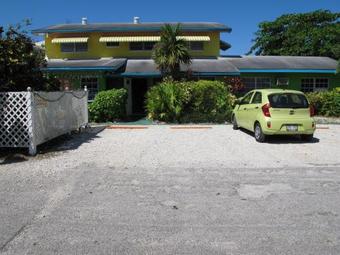 Posada Eldemire's Tropical Island Inn